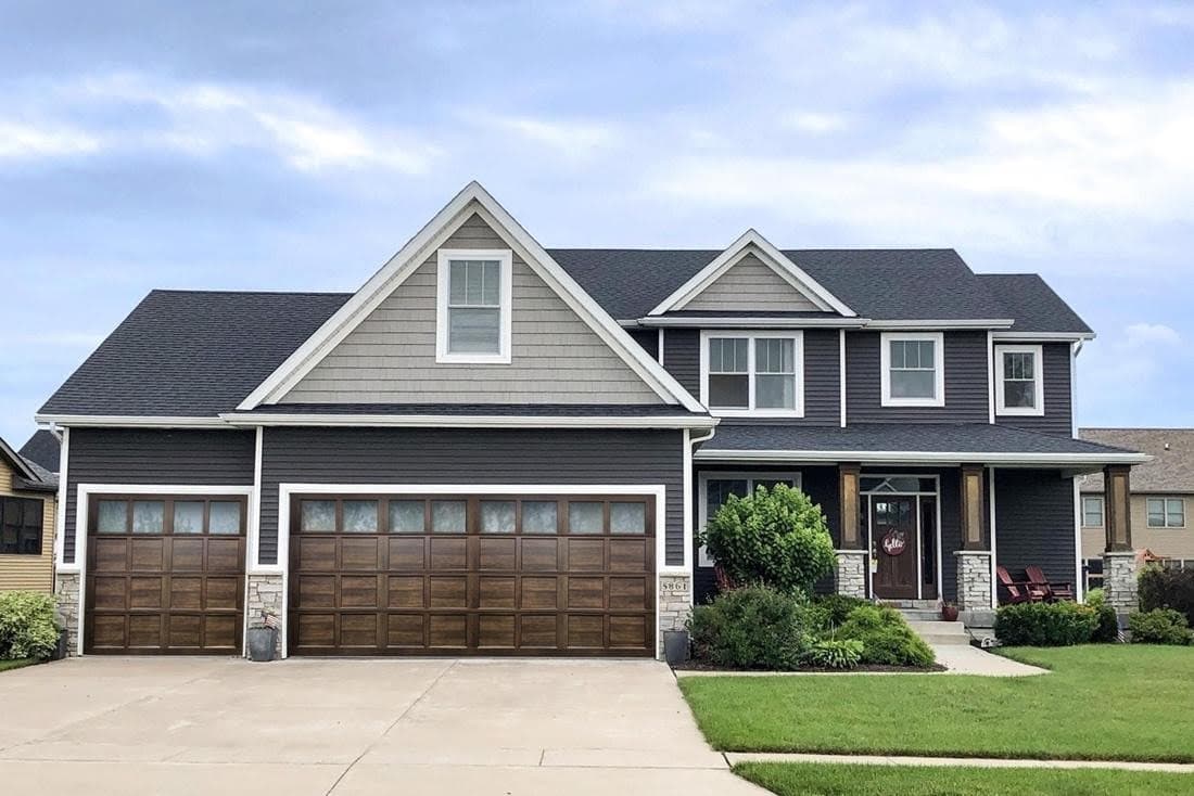 Give Your Garage a Summer Refresh with a New Raynor® Garage Door image